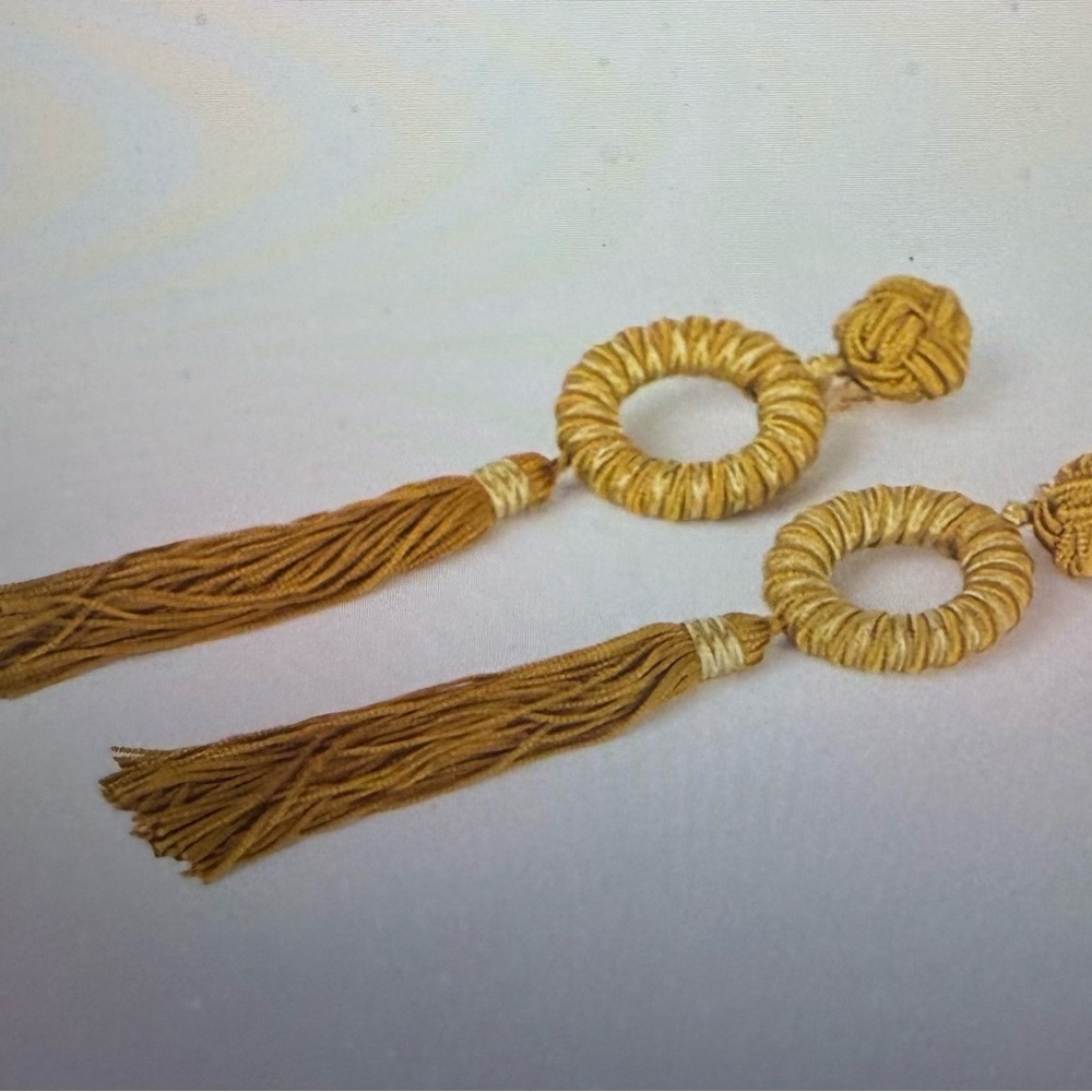 Anne Fontaine, Brand New with Tags, Ernest, Elegant Gold Tassel Earrings, clipon - Picture 4 of 5